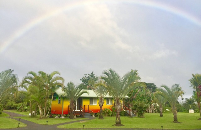 Puna Rainforest Hotspring Retreat -Rainbow Cottage with ocean views