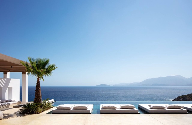 Pure C - Secluded Villa, Fully staffed & Sea Views by etouri