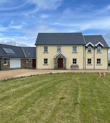 Pylewell Farm Rhossili, comfortable pet friendly couples getaway