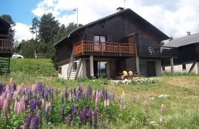 Pyrenees 2000: Superb mod cons apartment for rent at the foot of the ski trails