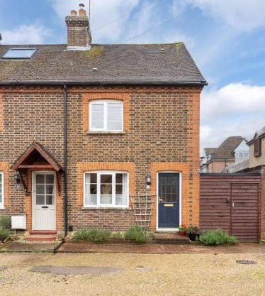 Quaint 3 bed Cottage
