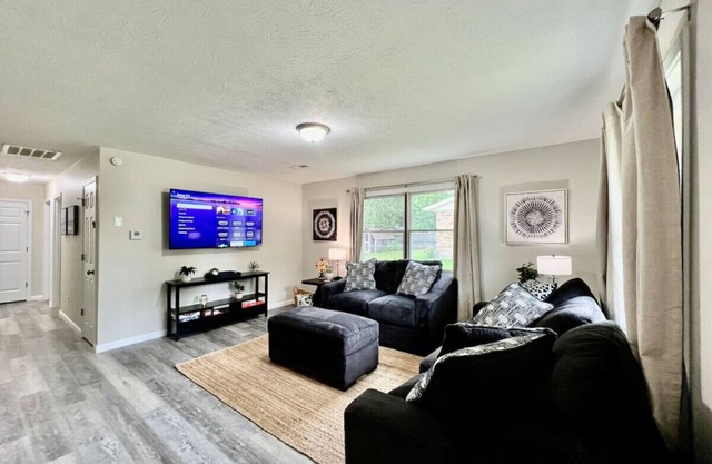 Quaint and Cozy 3 Bed home in Liberty Twp.