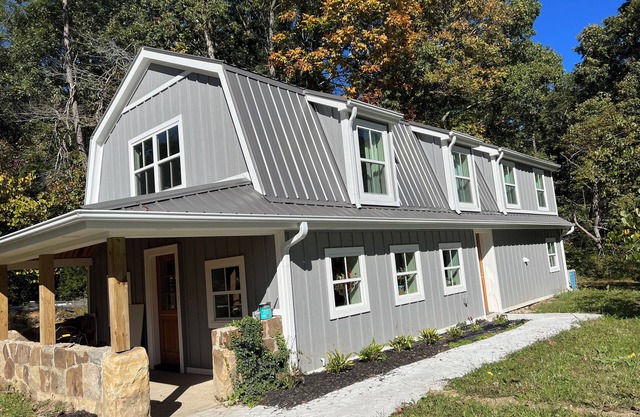 Quaint and Cozy 3-bedroom home loaded with charm and amenities in Coalmont