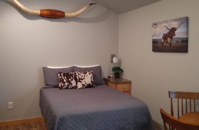 Quaint and Cozy Cabin at The Ranch at Walston Springs