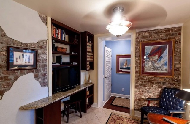 Quaint and cozy condo in the HEART of Charleston's Historic District!