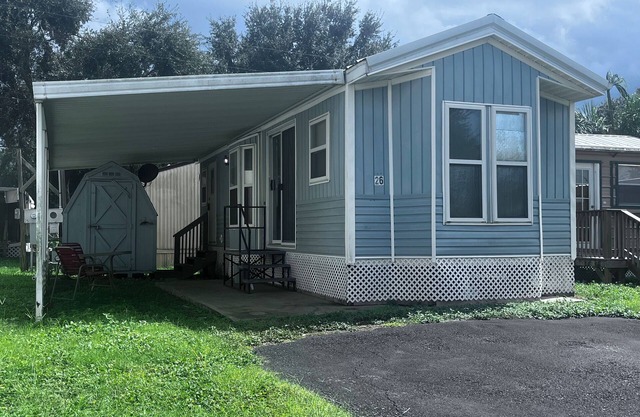 Quaint and Quiet Tiny Home, with Pool!