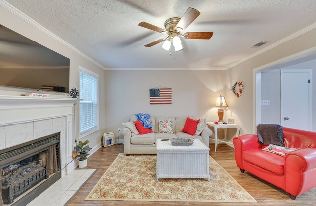 Quaint Augusta Townhome: 3 Mi to the Masters!