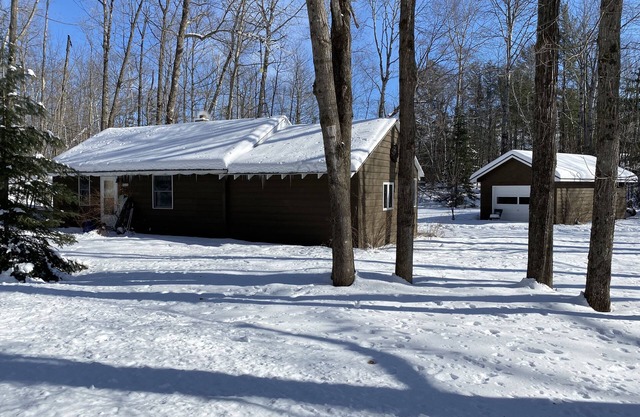 Quaint Cabin In The Northern WI Woods