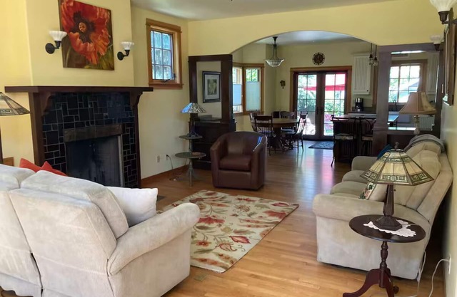 Quaint, Cozy, Comfortable Home