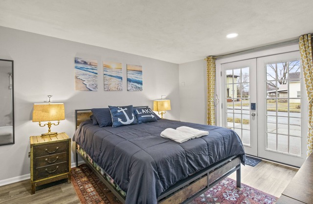 Quaint Guest House with walkable locale!