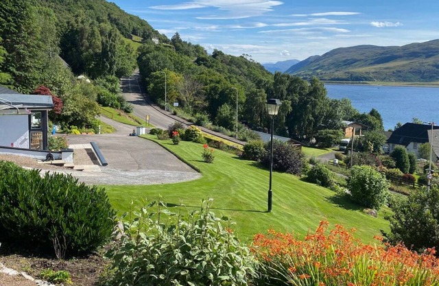 Quality 4 star self catering accommodation in Ullapool with panoramic views.