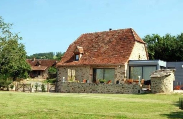 Quality Quercy barn, near Figeac, Rocamadour, St Cirq Lapopie