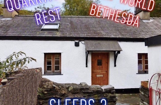Quarryman's Rest Nr Zip World - A cosy cottage for 3