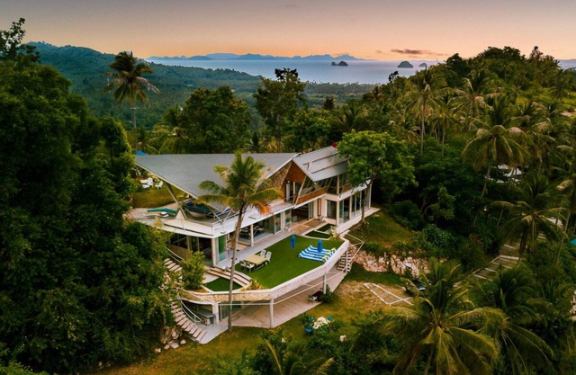 Quartz 5 BR great ocean views