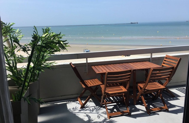 Queen Marina STANDING APARTMENT SEA VIEW BOULOGNE SUR MER 4E WIF ELEVATOR
