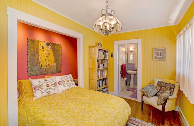 Quick drive to the charming Sonoma Plaza and a 3 block walk to the Fairmont.