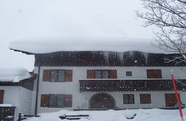 Quiet 1st floor flat 1st slope right outside, 200 yards from the nursery slopes