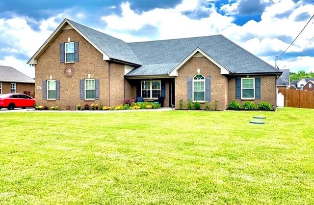 Quiet 4 bedroom villa with tons of space