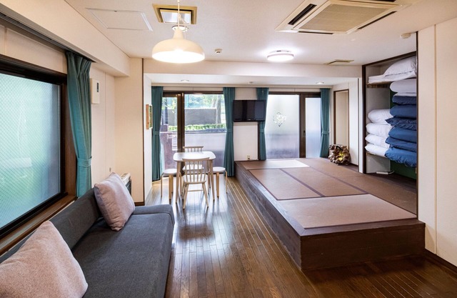 Quiet and Clean Parkside Studio Apartment in Sapporo, WiFi, Subway Station 350m
