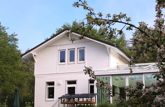 Quiet and pretty vacation apartment near the forest with terrace and garden