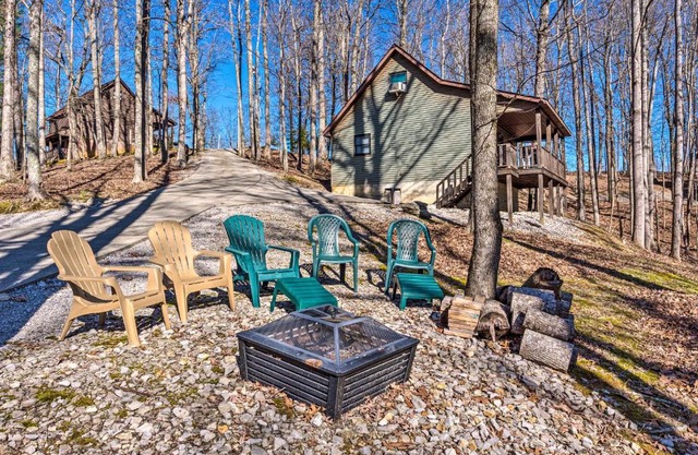 Quiet and Private Cabin about 5 Mi to Dale Hollow Lake!