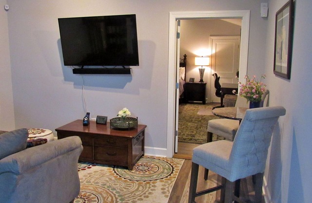 Quiet Apartment Retreat