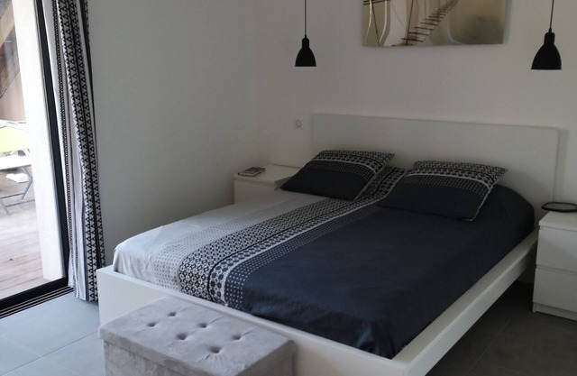 QUIET BEDROOM WITH AN EXCEPTIONAL VIEW ON MARIGOT