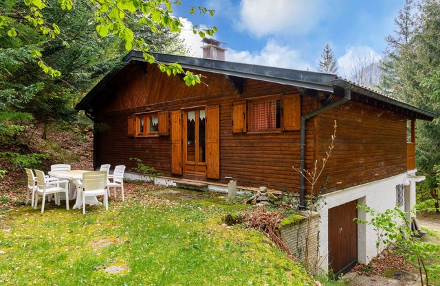 Quiet chalet in the mountains 'Les Airelles' with Private Terrace and Wi-Fi