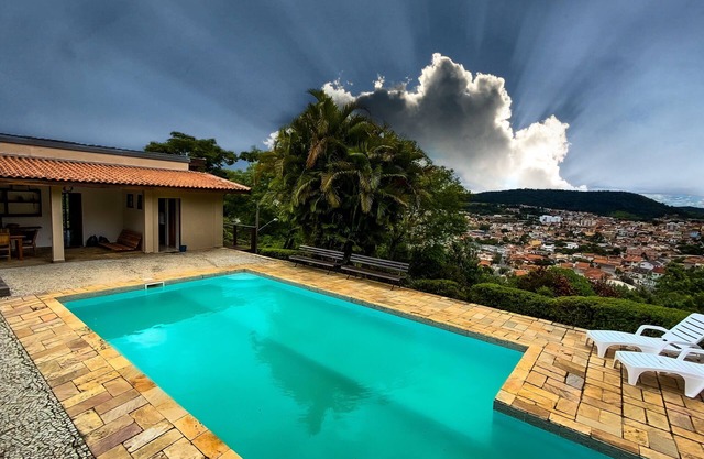 Quiet chalet with pool