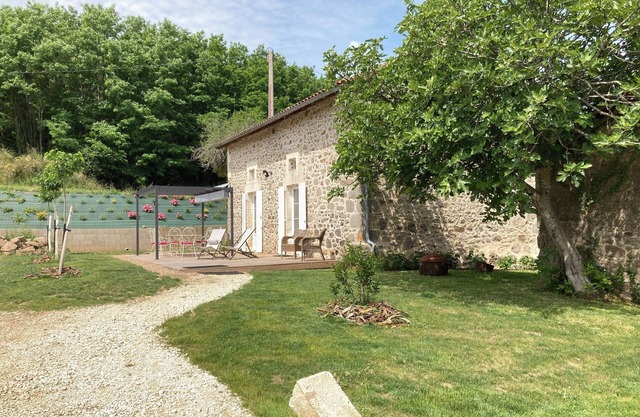 Quiet country property, sleeps 6-8, linen provided