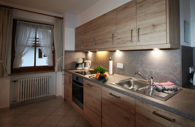 quiet, cozy 2-room apartment, summer: mountain railway incl., garage, balcony