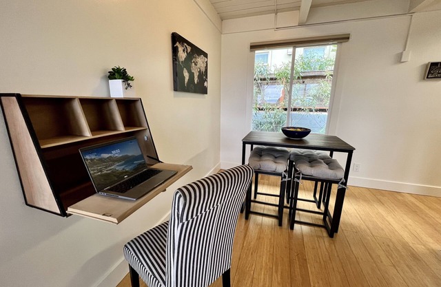 Quiet Garden Escape with Sunset View Walkable to Train, Shops, Belmont Apt. 1/1