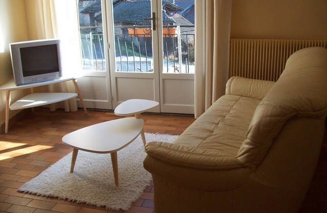 Quiet hamlet house for nature lovers, hiking, skiing, cycling