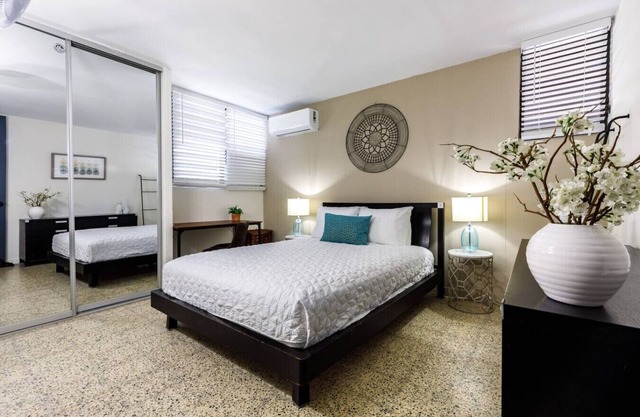 Quiet House by Airport | Backyard & Central A/C