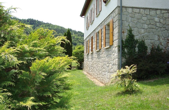 quiet house in the countryside