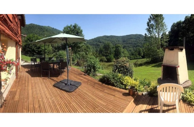 Quiet house with spa, view and space