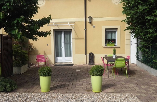 quiet house with terrace and private parking. short stays of 3 days accepted