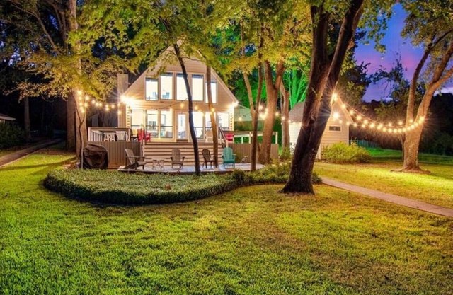 Quiet lakefront cottage a perfect oasis for relaxing with family and friends