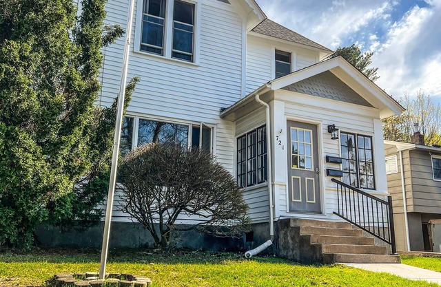 Quiet Living in the Heart of Stillwater!