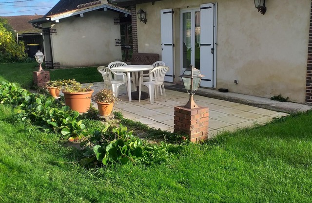 Quiet location with 700 m garden, riverside. Pets not allowed;