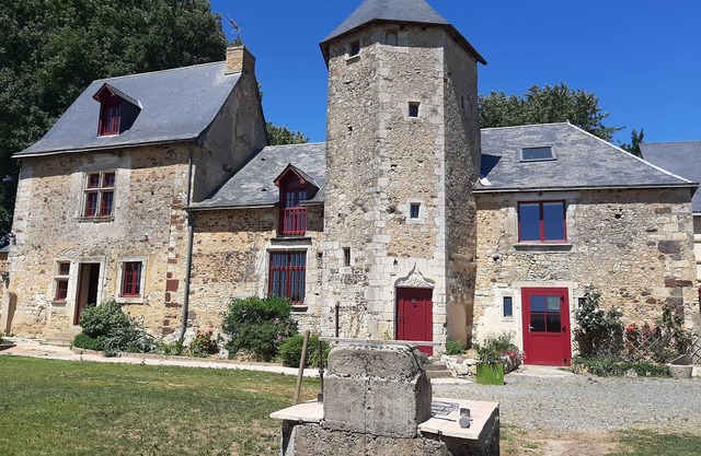 Quiet manor house 10 km from Le Mans and 15 min from the 24h race circuit