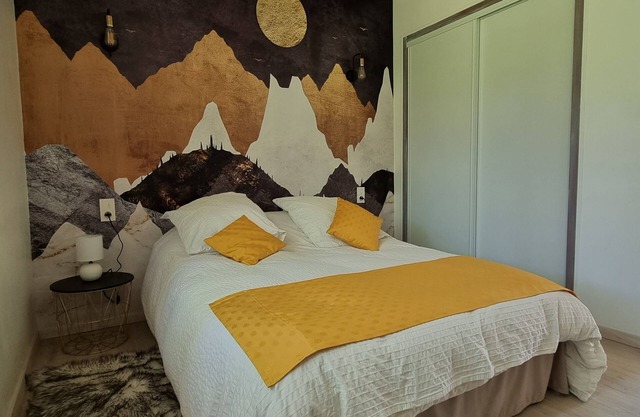 Quiet mountain house, south-facing terrace with magnificent mountain views