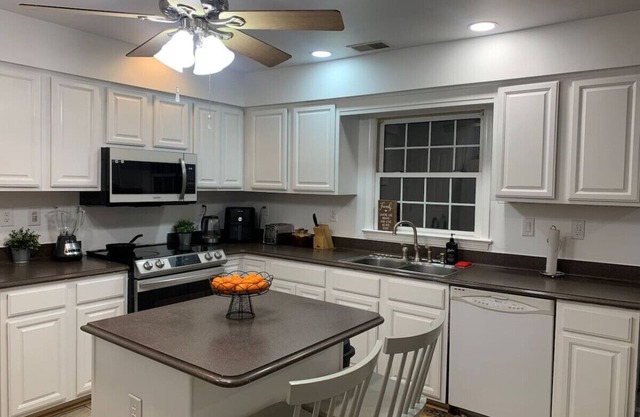 Quiet Private Rm Laurel