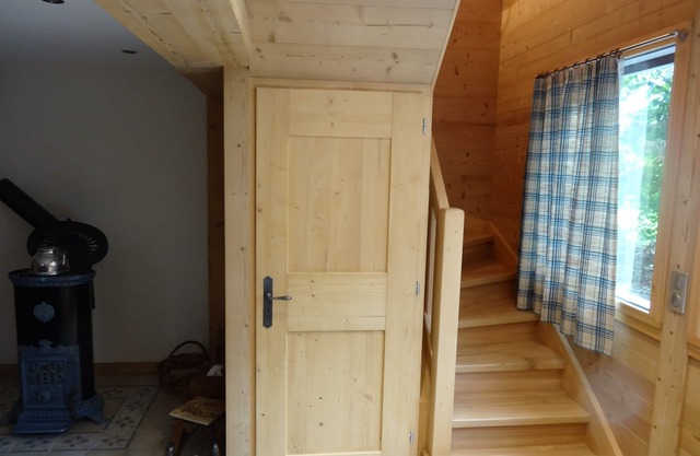Quiet, recent* apartment with garden, close to ski resorts.