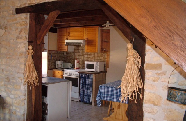 Quiet, restful country house near Angles sur l'Anglin.