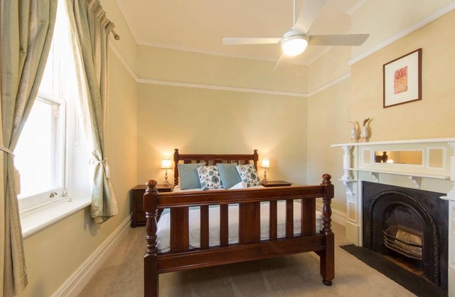 Quiet spacious hills retreat for up to six guests.