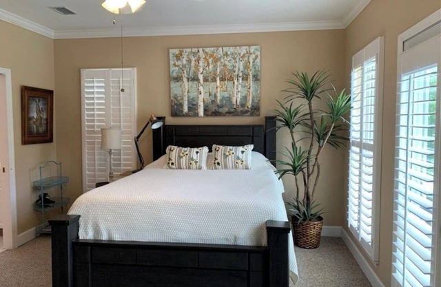 Quiet SSI Townhome- Monthly rental- perfect to stay a while or snowbirds