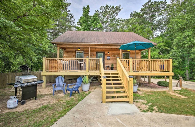 Quiet Tignall Getaway Near Lake w/Boat Dock
