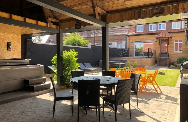 Quiet town house close to the lakes - Spa/Sauna/Outdoor shower