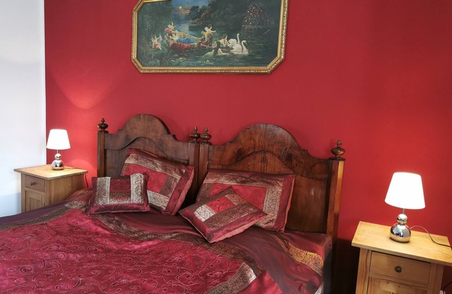 Quiet vacation apartment in a manor house, 5 minutes from the park